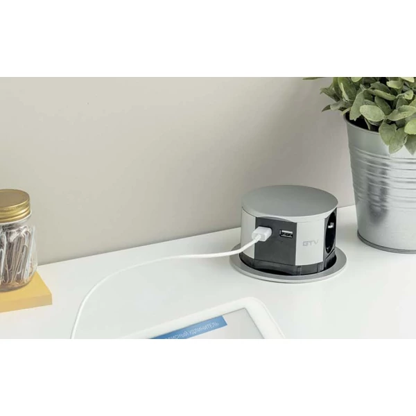 COMFORT süllyesztett 3-s elosztó + 2 db USB