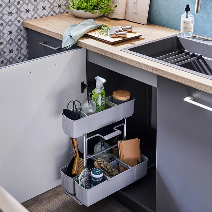 Alsószekrénybe szerelhető, fékes tisztítószerrendező, szürke